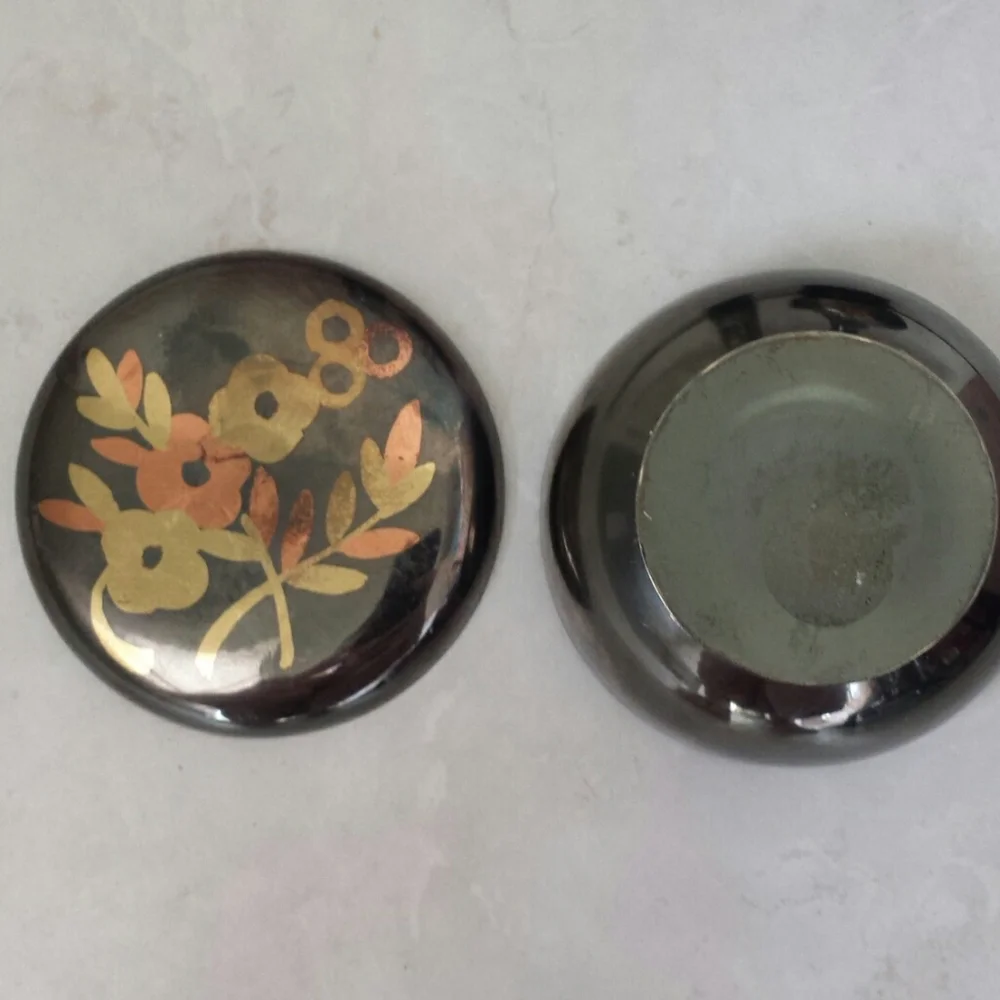 2 Japanese Vases and Trinket Box